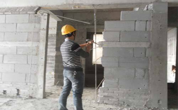 蘇州房屋拆除遇到混凝土墻體 用什么設備拆除更好